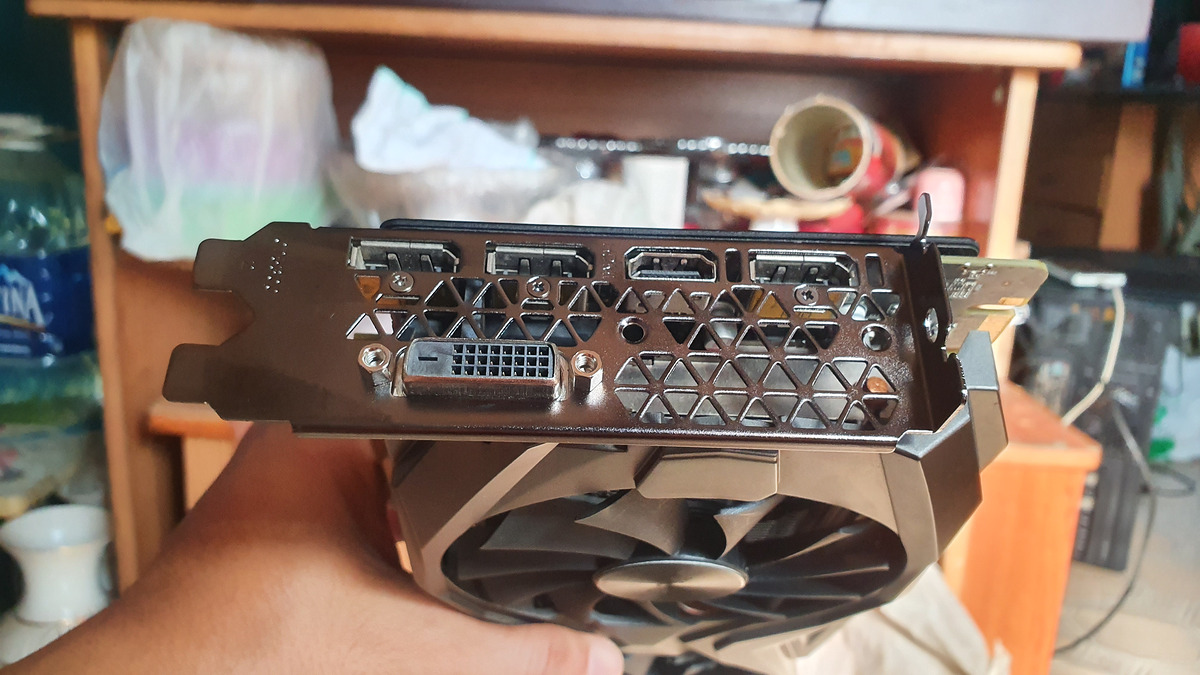 HCM - Bán Zotac 1070ti AMP - 1
